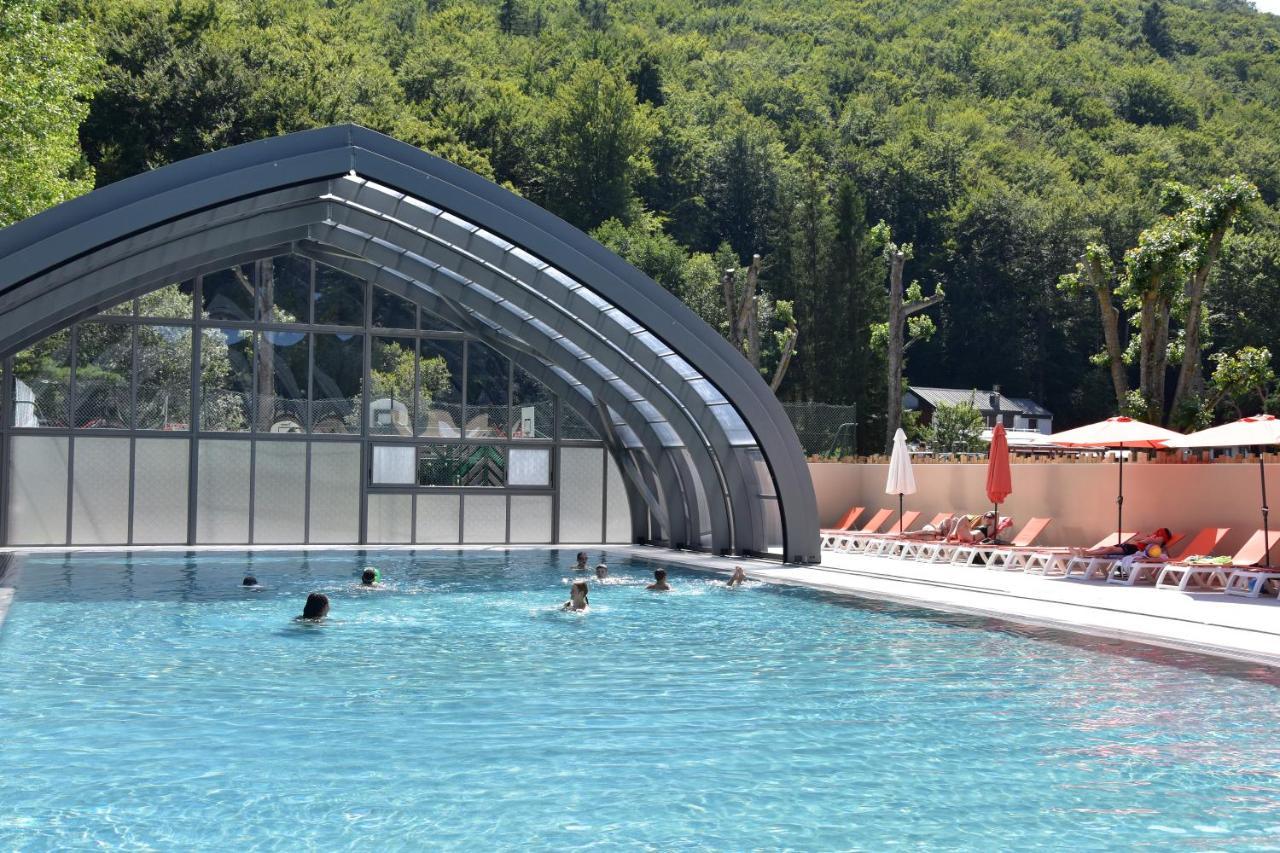 Hotel Domaine Du Lac Chambon Murol Kültér fotó