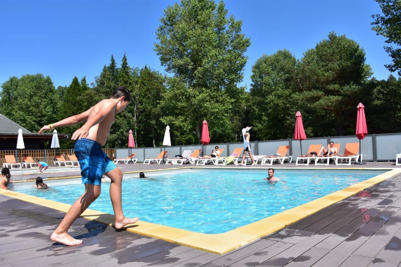 Hotel Domaine Du Lac Chambon Murol Kültér fotó