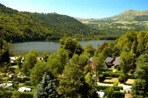 Hotel Domaine Du Lac Chambon Murol Kültér fotó
