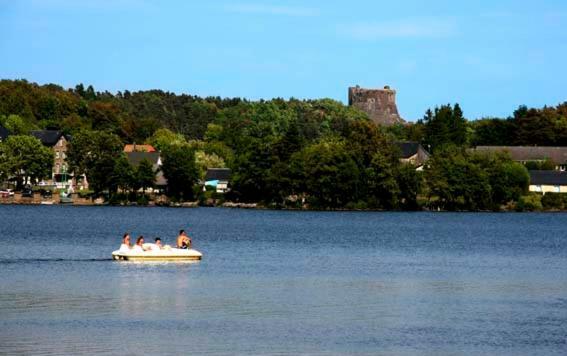 Hotel Domaine Du Lac Chambon Murol Kültér fotó