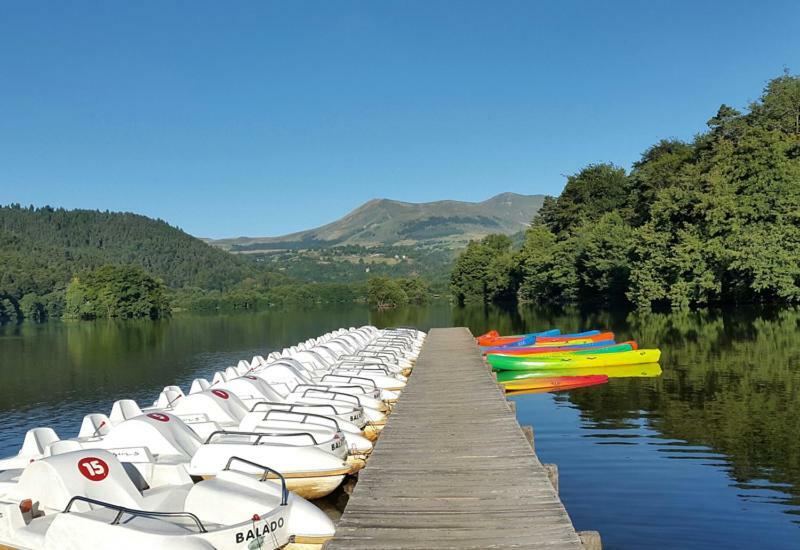 Hotel Domaine Du Lac Chambon Murol Kültér fotó