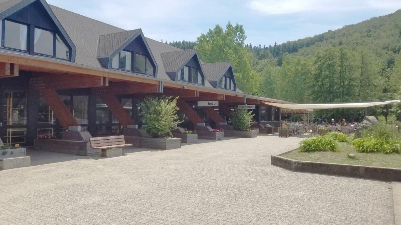 Hotel Domaine Du Lac Chambon Murol Kültér fotó